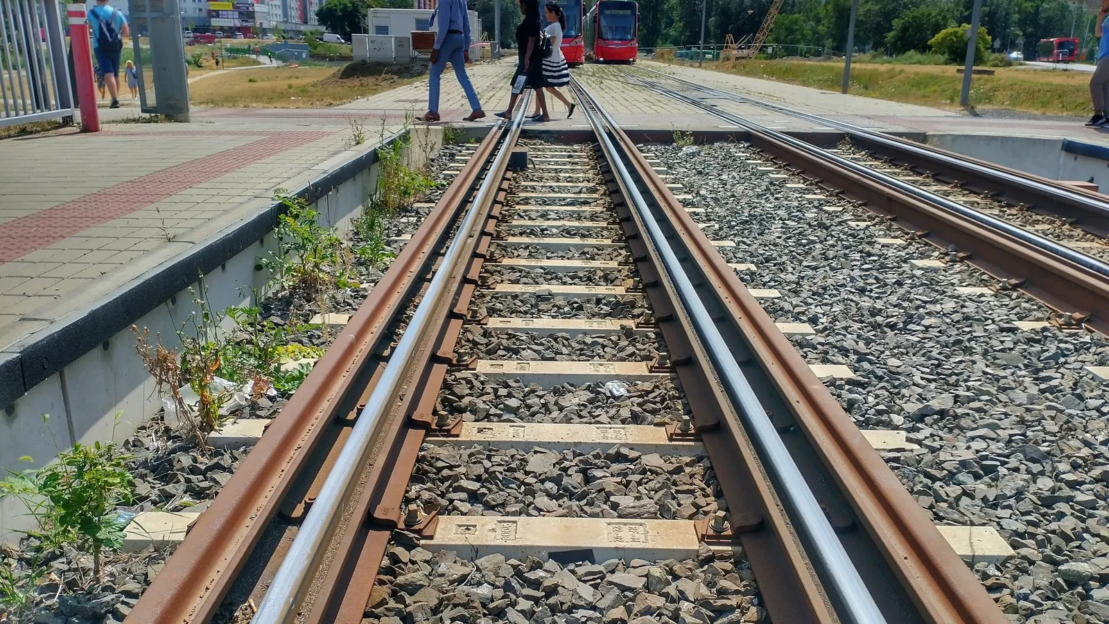 Petržalská električka má rok v plnej prevádzke. Mesto hlási 1,2 milióna cestujúcich mesačne