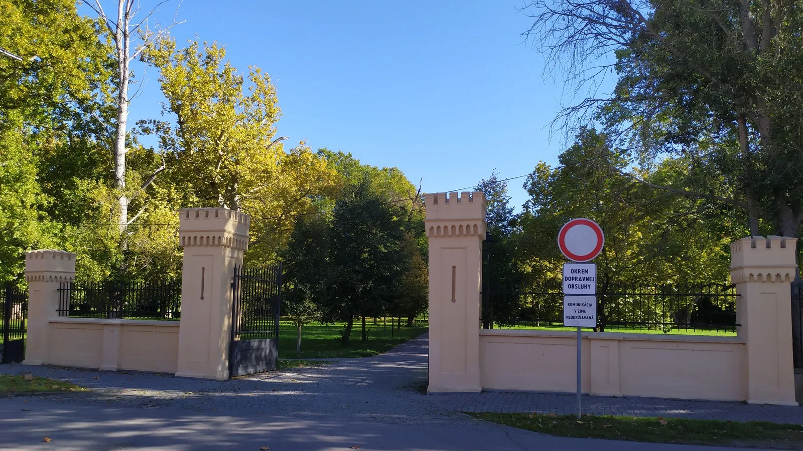 Pätnásť dní bez rozpočtu: ako sa Hlohovec dostal do provizória a čo ho to stálo