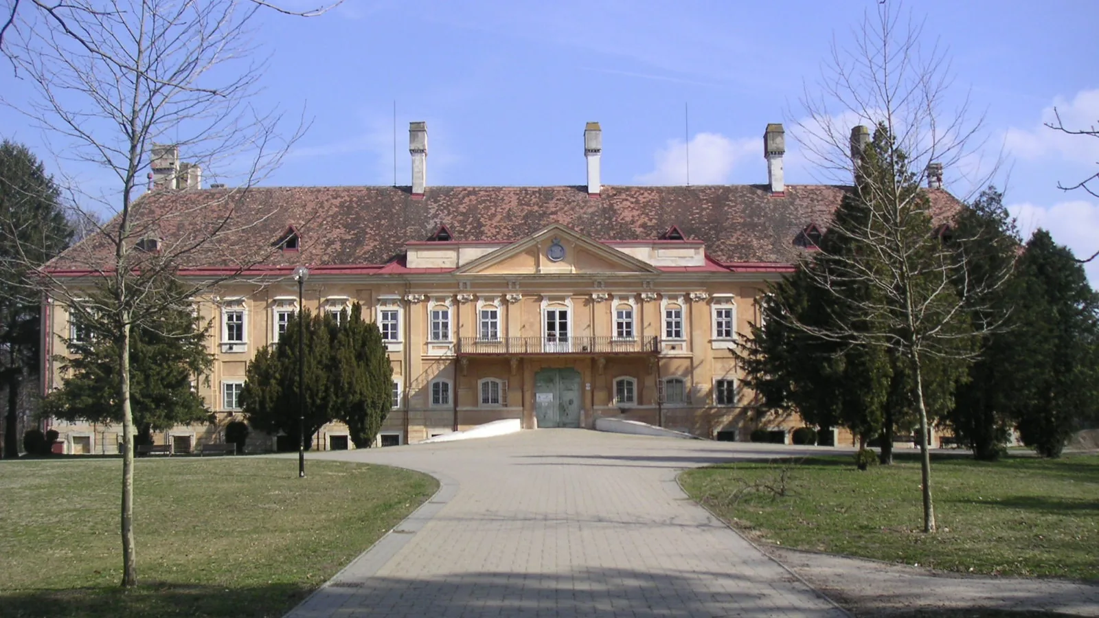 Pätnásť z osemnástich poslancov je nezávislých. Politickú mapu Malaciek strany nevysvetlia