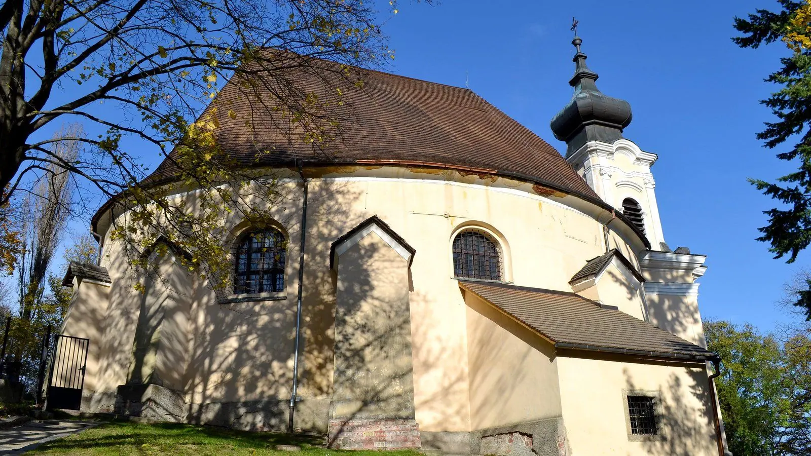 Dúbravka hľadá učiteľky do škôlok Galbavého a Damborského