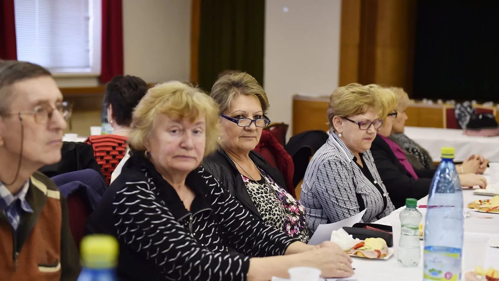 Z chátrajúcej budovy komunitná kaviareň. O jej mene hlasujú obyvatelia