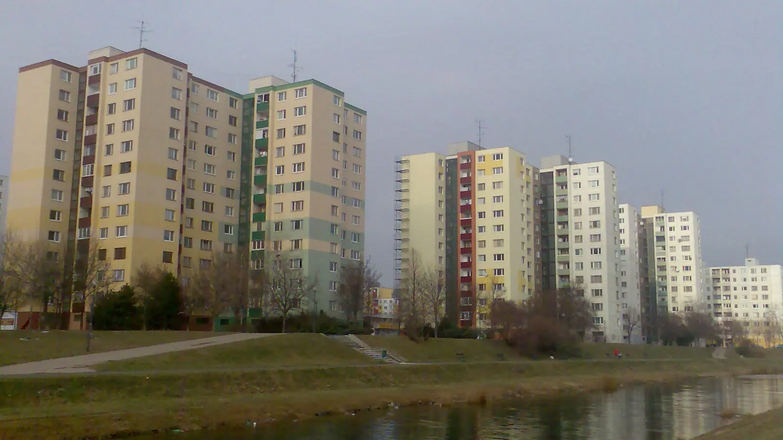 Nové parkovisko na Osuského je skolaudované