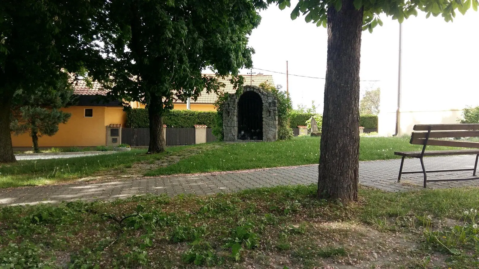„Hľadá sa kocúr.“ Prečo je najosobnejšia komunikácia v Bratislave práve v Rusovciach