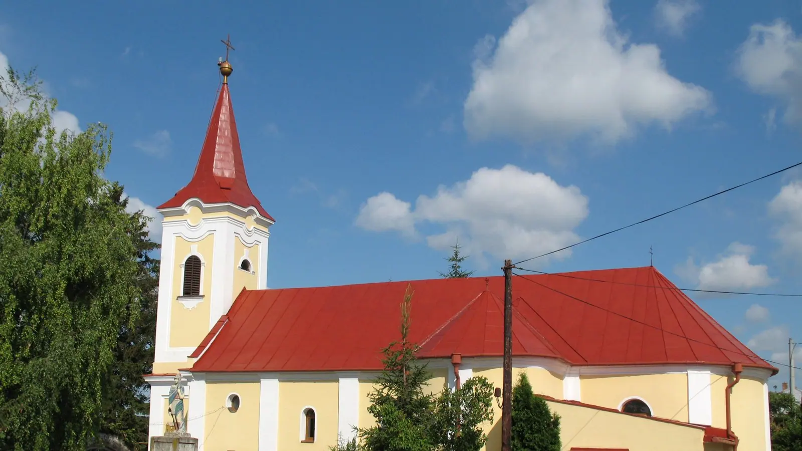 Janíkovce zdieľajú výbor so sídliskom, ktoré má šesťnásobok obyvateľov