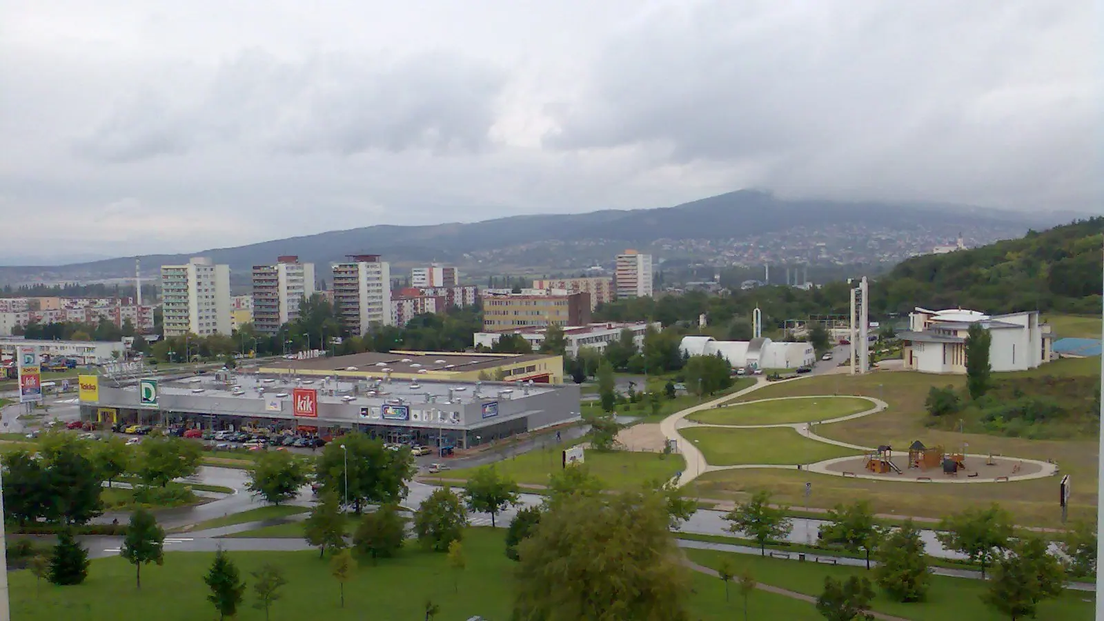 Vnútroblok Bizetova a Beethovenova má prejsť obnovou, mesto naň zatiaľ nemá peniaze