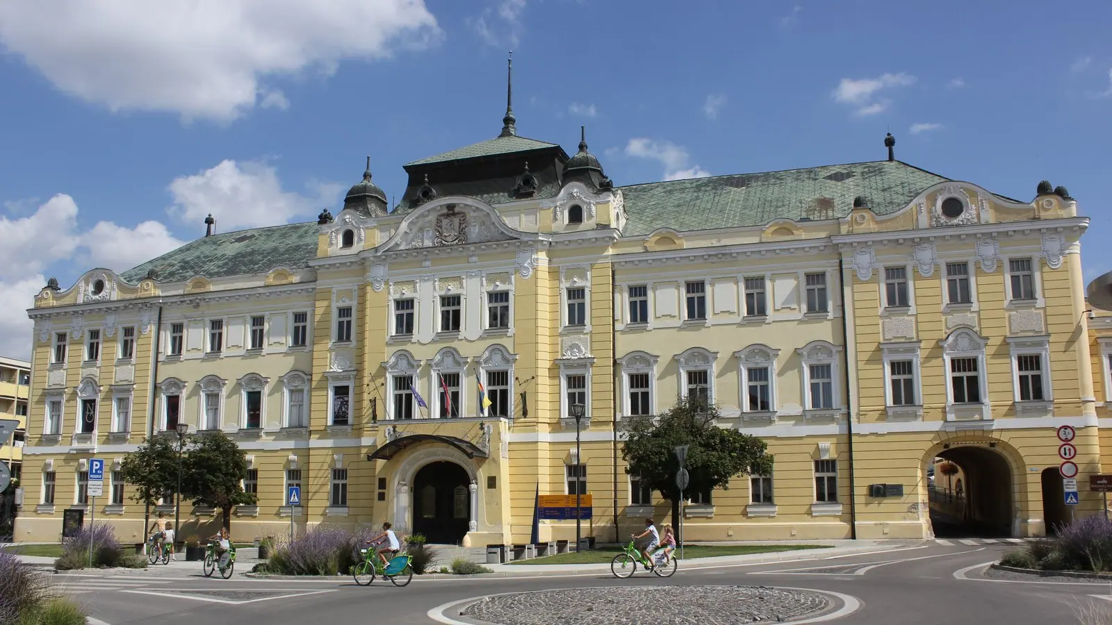 Župné voľby v Nitrianskom kraji: kandidatúru oznámil Varga, Becík sa nerozhodol
