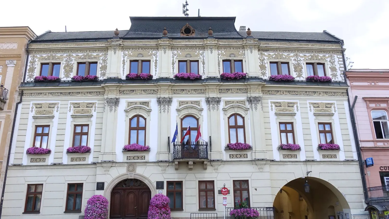 Súboj o Prešov: proti Oľhovi stoja exprimátor, kandidát KDH aj šéf krajskej agentúry