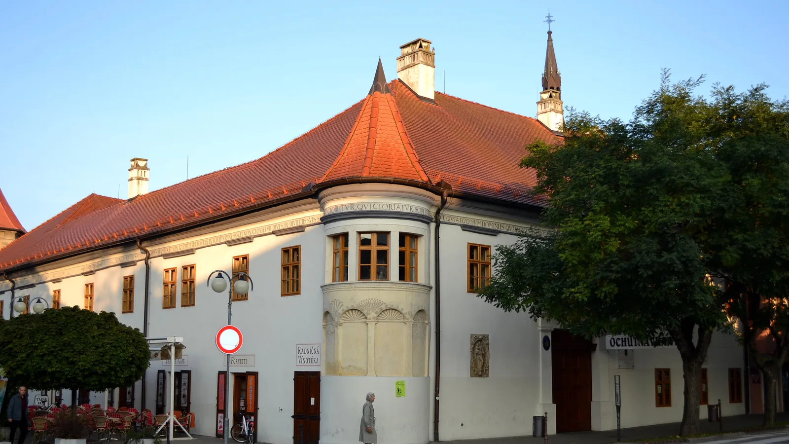 Zastupiteľstvo, na ktorom chýbali až dve pätiny poslancov. V Pezinku hlasovalo o mestských veciach 13 až 15 ľudí z 25