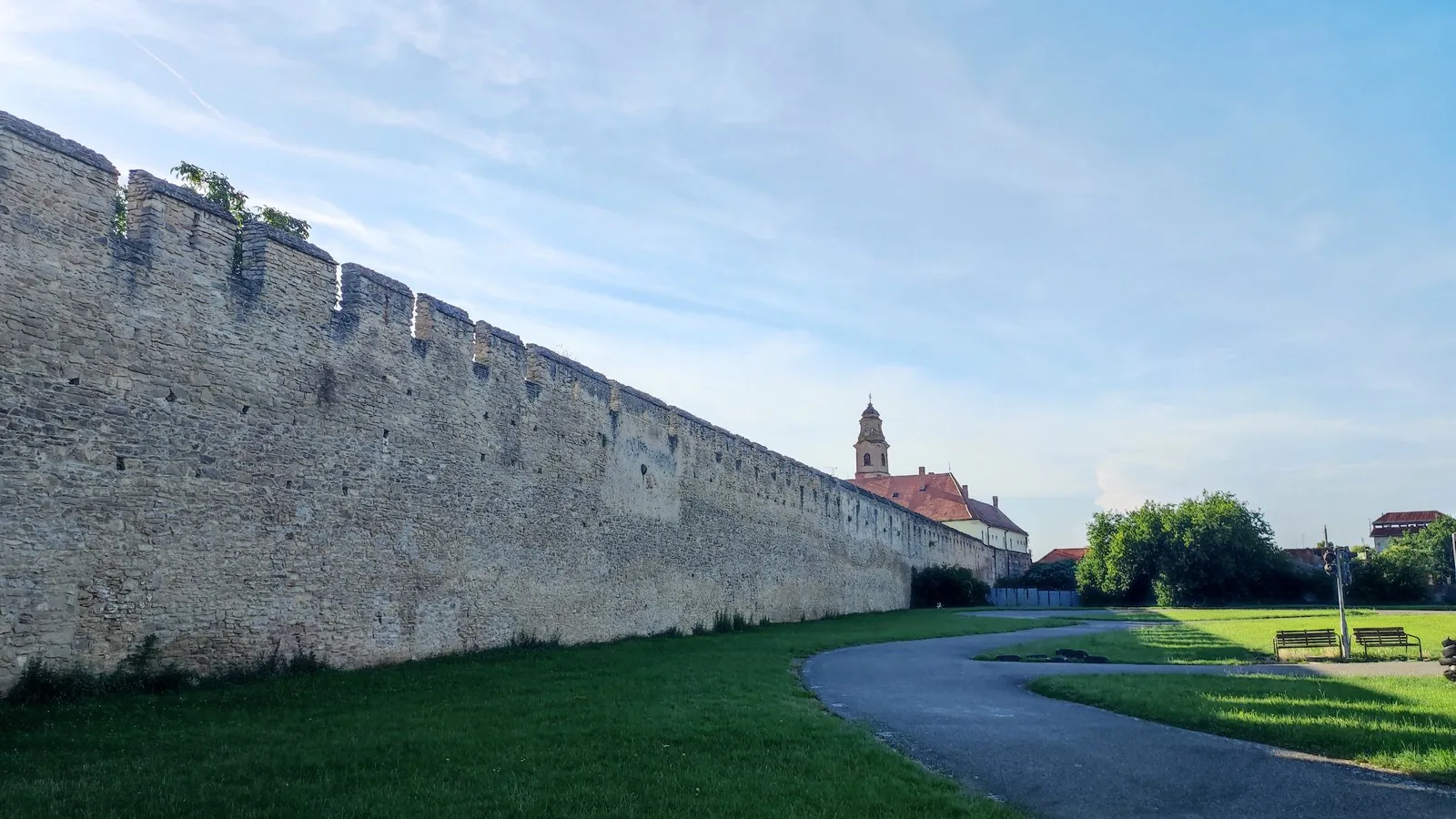 Prvý kandidát je na stole. V Skalici sa ohlásil Tibor Kutálek, primátorka zatiaľ mlčí