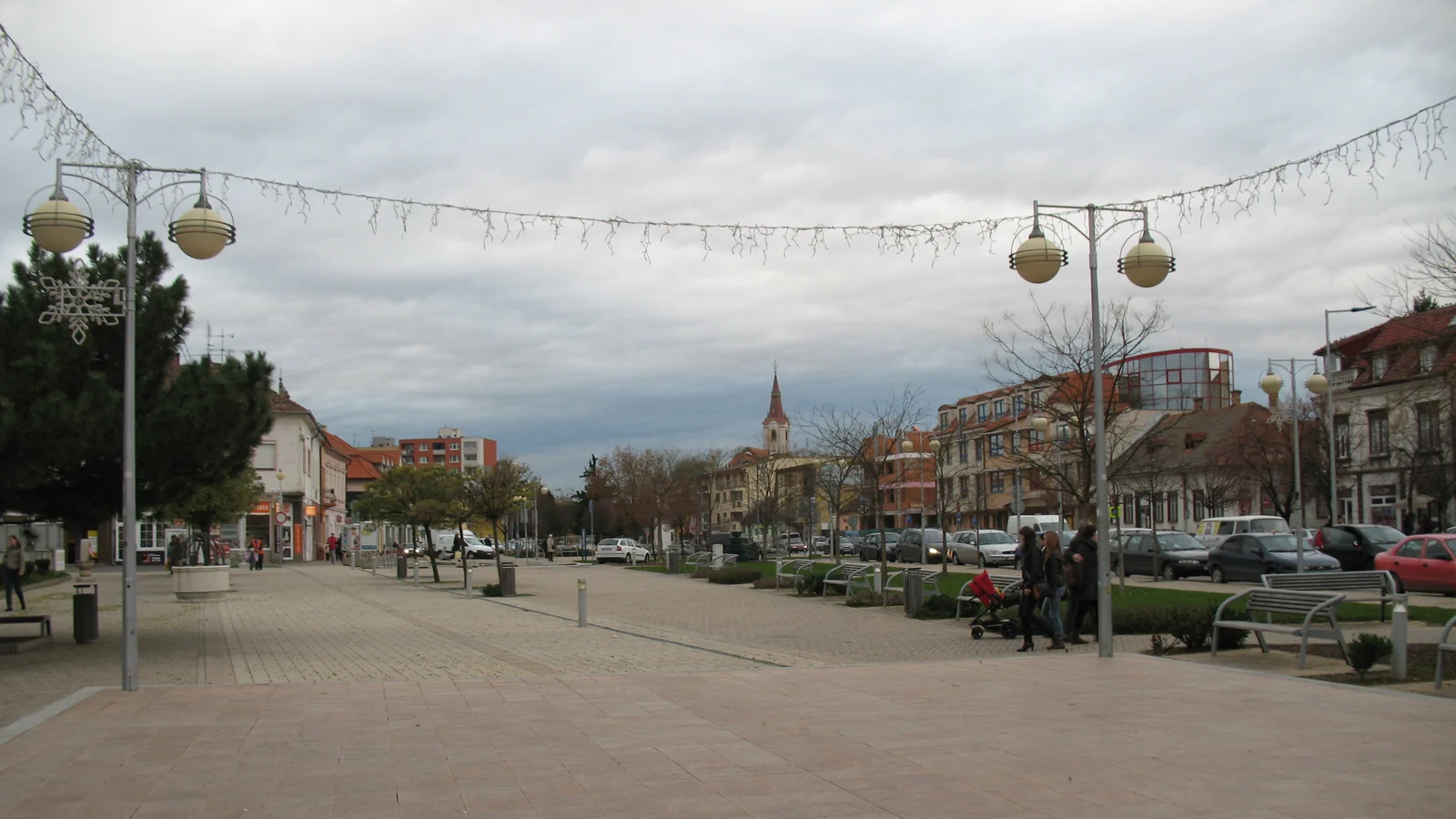 Jedenásť z dvadsiatich jedna bez straníckeho trička. Ako vyzerá senecké zastupiteľstvo