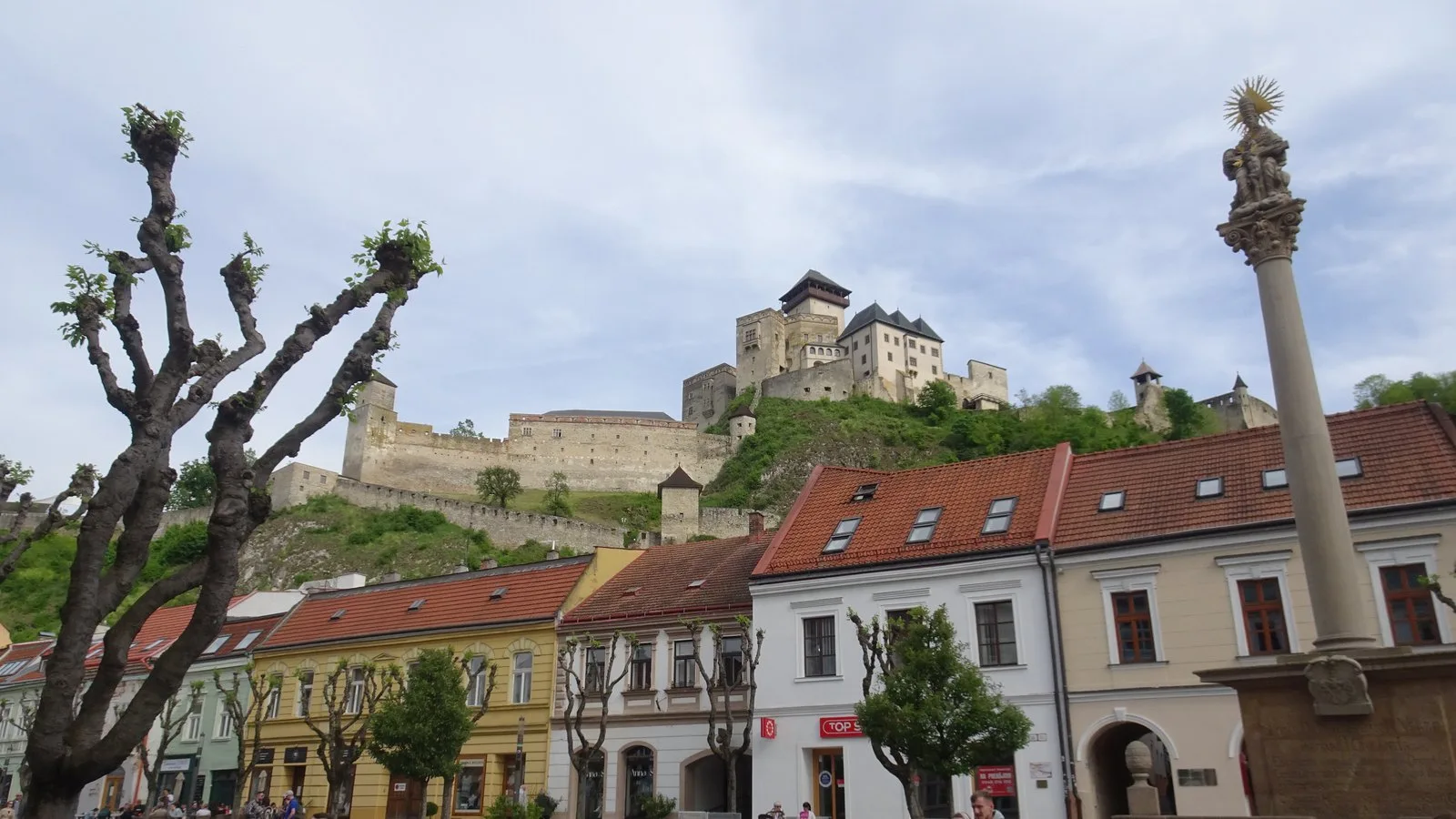Trenčín kupuje 51 trhových stánkov za 535-tisíc eur. Bez súťaže, priamym rokovaním
