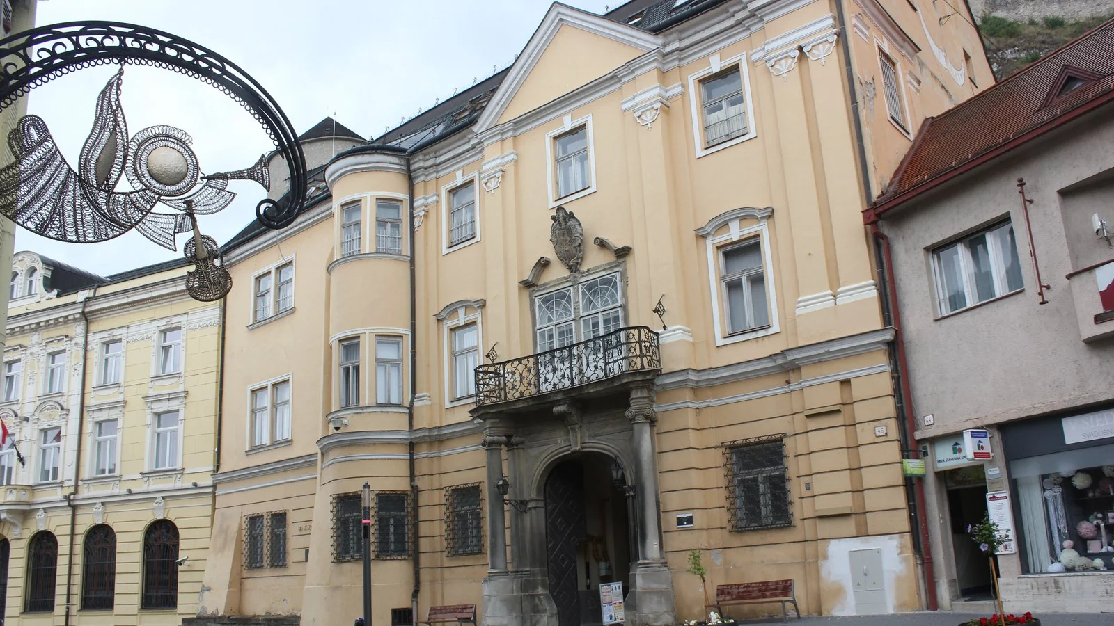 Župný dom je po obnove otvorený. Zmluva dávala zhotoviteľovi sedem mesiacov, práce trvali rok