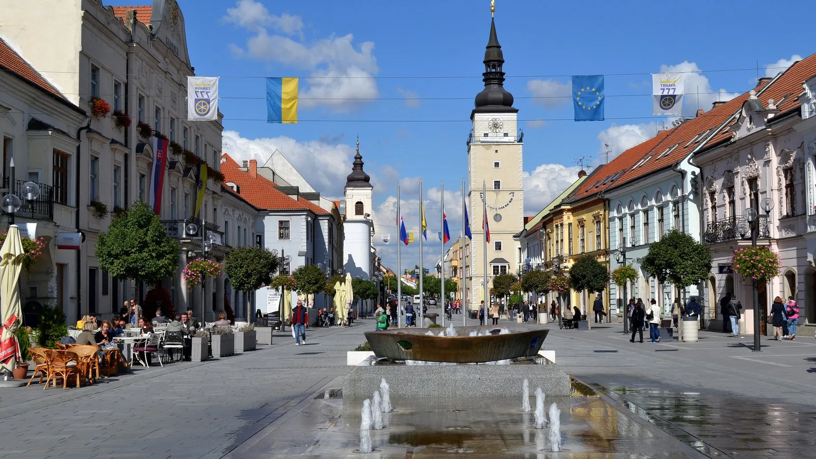 Trnava obnovila vybavenie ôsmich denných centier pre seniorov. Mesto neuviedlo, koľko to stálo