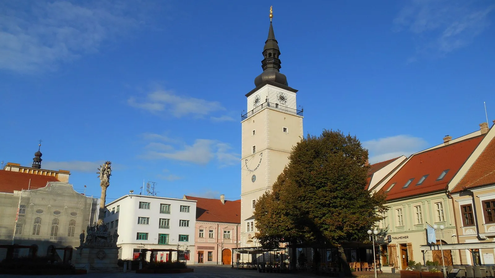 Mláky pri ceste sú zámer. Trnava po búrke ukázala, čo od stavebníkov vymáha územný plán