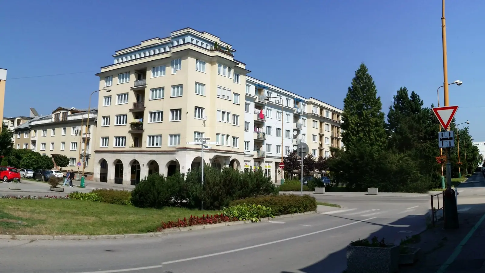 Od augusta zaplatíte za parkovanie aj na Hlinách a Bôriku. Prvá karta stojí 20 eur, tretia 450